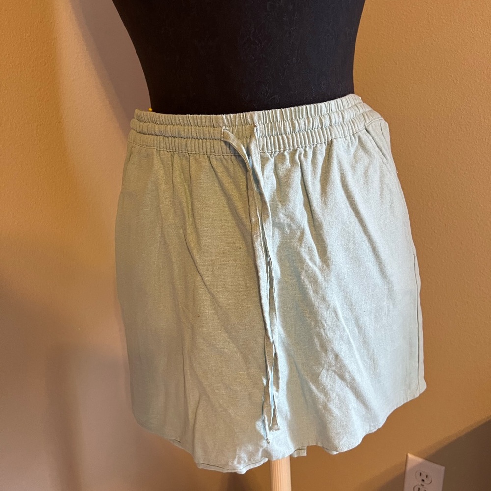 Forever 21 contemporary tie waist skirt ❤️💛💚